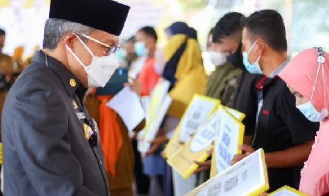 Taufan Pawe Harap Bantuan KUB Bermanfaat Bagi Masyarakat