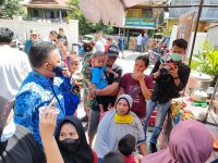 Vaksinasi Massal di Cambalojong, Ilham Azikin Traktir Warga yang Vaksin