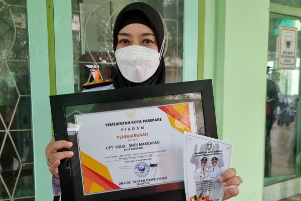 RSUD Andi Makkasau Jadi Penyetor PAD Terbesar 2021, Wali Kota Parepare Berikan Reward