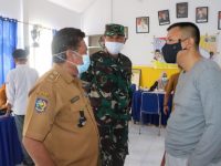 Kunjungi Gebyar Vaksinasi, Bupati Selayar Berikan Edukasi ke Warga Pasimarannu