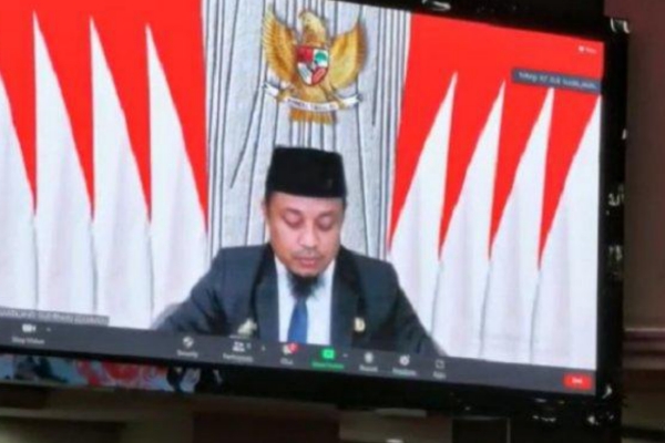 Tangis Andi Sudirman Sulaiman dan Andi Ina Kartika Sari Saat Paripurna Pemberhentian Tetap Nurdin Abdullah