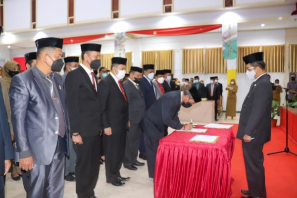 Wabup Lantik Pejabat Lingkup Pemkab Kepulauan Selayar