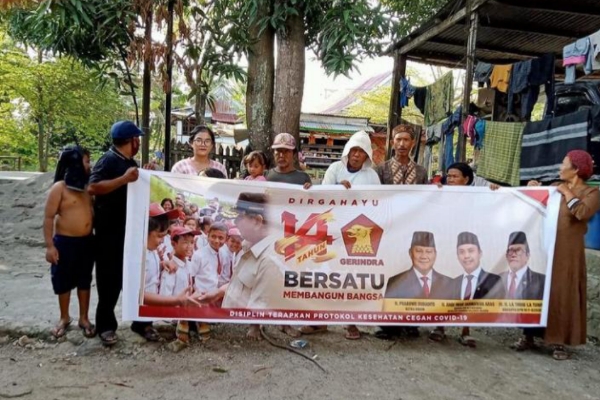 Hut 14 Partai Gerindra, La Tinro Sebar Atribut dan Solidkan Kader Siap Menangkan Prabowo Jadi Presiden