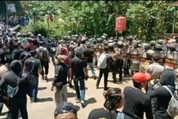 Wadas Makin Mencekam, 10 Truk Polisi Bersenjata Kembali Datang