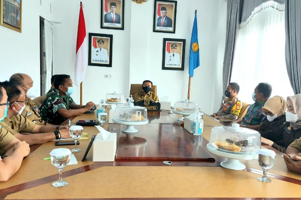 Bupati Basli Ali Rakor Virtual dengan Plt. Gubernur Andi Sudirman Bahas Peningkatan Cakupan Vaksinasi Covid-19