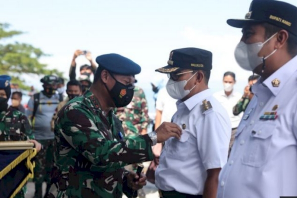 Penutupan Latihan Tempur, Wali Kota Makassar Terima Brevet Survival dari Pangkoopsud II