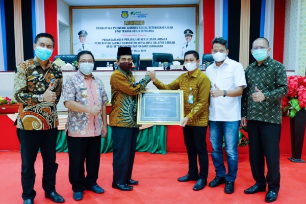 Pemkab Selayar Raih Penghargaan dari BPJS Ketenagakerjaan Cabang Makassar