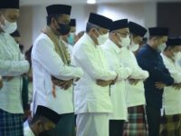 Taufan Pawe Salat Tarawih Bersama Masyarakat, Ajak Tingkatkan Amaliah Demi Kesejahteraan