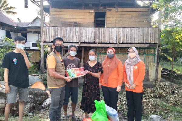 Andi Sudirman Instruksikan Kirim Bantuan Korban Angin Kencang 4 Desa di Wajo