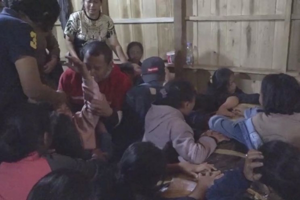 Wabup Selayar Serahkan Tujuh Rancangan Perda Tahun 2022 Ke DPRD Selayar