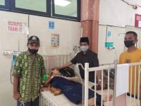 Wabup Selayar Jenguk Warga Pasilambena yang Alami Gizi Buruk di RS Wahidin Sudirohusodo Makassar
