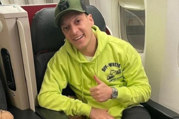 Mesut Ozil Menuju Jakarta, Bergabung Dengan Rans FC?