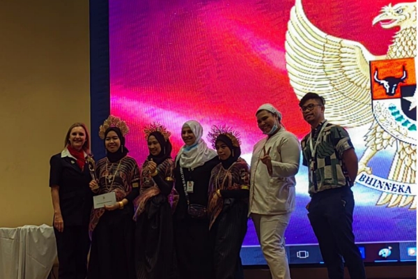 Makin Dikenal, Tari Padduppa Juara pada Perayaan Hari Perawat Sedunia