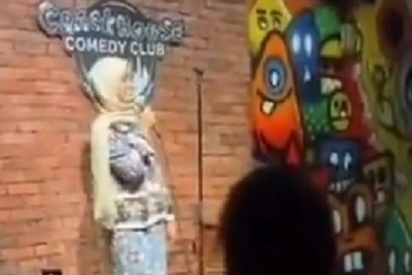 Viral Komika Buka Jilbab dan Pakai Rok Mini, Mengaku Muslim dan Hafal 15 Juz