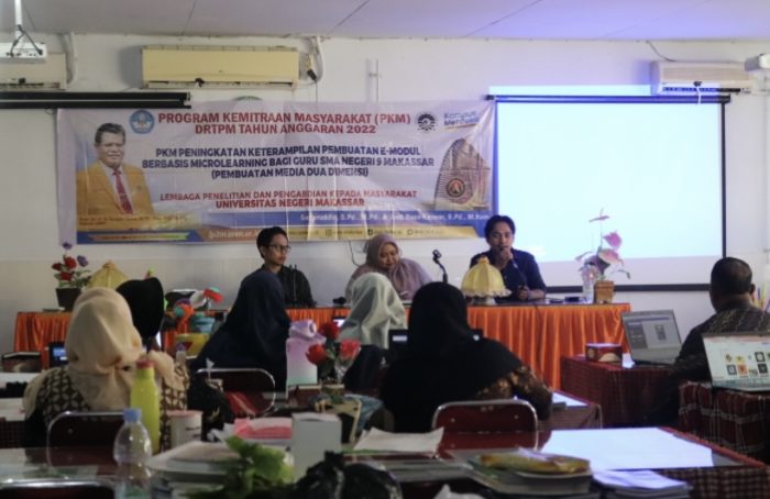 Tim PKM UNM menggelar Pelatihan Pembuatan Media Pembelajaran di SMA 9 Makassar