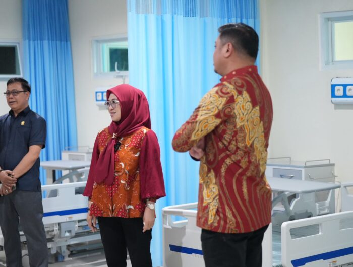 Perkenalkan Program Strategis Gowa, Adnan Ajak Husniah Tinjau Pembangunan RS Pratama dan LPM