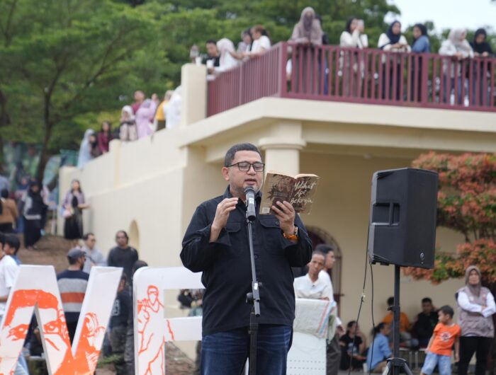 Wali Kota Makassar Bacakan Puisi di MIWF 2025, "Pulang ke Dapur Ibu" Sentuh Hati Penonton