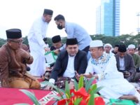 Munafri-Aliyah Bersama Ribuan Jemaah Salat Idul Adha di Lapangan Karebosi