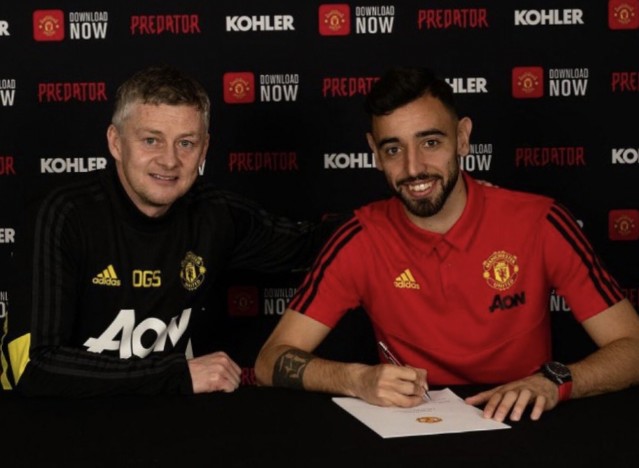 Bruno Fernandes Tetap di MU, Dalot: Ini Sinyal Kebangkitan Setan Merah!