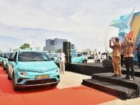 Gubernur Sulsel Resmikan Green SM, Taksi Listrik Modern Pertama di Makassar