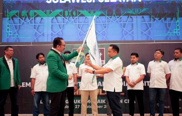 Kado Milad ke-59, KAHMI Sulsel Persembahkan LPMD dan Buku Mozaik Insan Cita