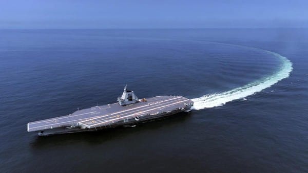 Kapal Induk Supercanggih China Melintas di Selat Taiwan