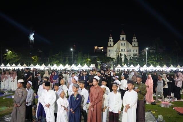 UMKM Bersatu Bagikan 300 Voucher untuk Santri Penghafal Al-Qur’an di Festival Hijrah Day 2025