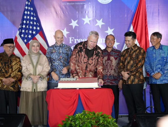 Aliyah Mustika Ilham Hadiri Perayaan 250 Tahun Kemerdekaan AS di Surabaya