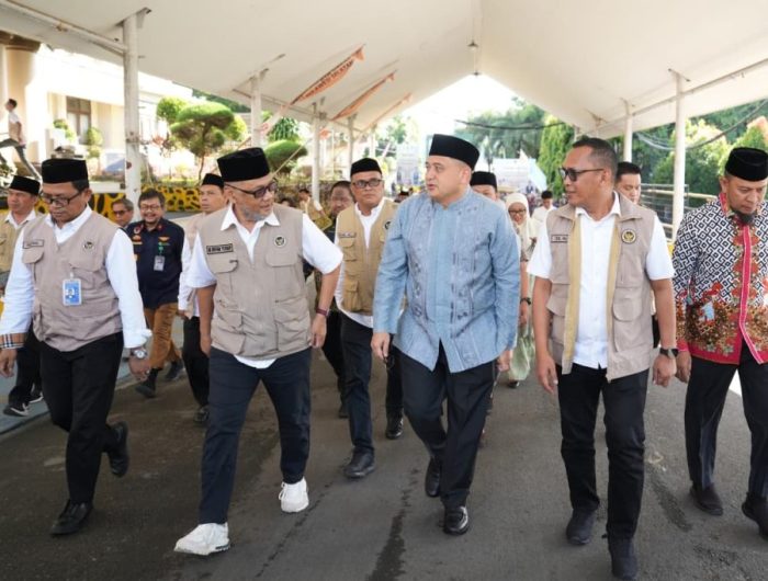Munafri Bersama Menhaj RI Sambut Jemaah Haji Kloter 17 Debarkasi Makassar