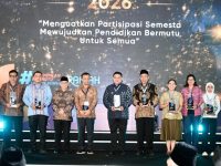 Sabet Penghargaan Komitmen Wajib Belajar 13 Tahun, Munafri: Tidak Boleh Ada Anak Makassar Putus Sekolah