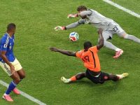 Striker Belanda Brian Brobbey mencatat skor saat melawan Swedia pada laga Grup F Piala Dunia 2026 di Houston Stadium, Minggu (21/6/2026) dini hari WIB. (AFP)