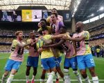 Timnas Brasil merayakan gol di menit akhir pertandingan kontra Jepang pada laga babak 32 besar Piala Dunia 2026 di Houston Stadium pada Selasa (30/6/2026). (AFP)