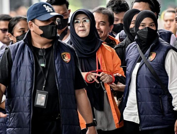 Roy Suryo dan dr Tifauziah. (ANTARA)