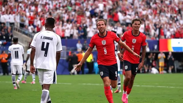 Harry Kane (nomor 9). (AFP)