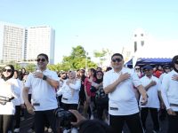 Lepas Peserta Jalan Sehat, Munafri Turut Meriahkan Car Free Day HUT Bhayangkara ke-80