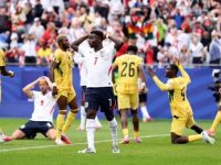 Bukayo Saka (nomor 7) dan Harry Kane (nomor 9) bereaksi saat gagal mengoversi peluang kontra Ghana di Stadion Boston pada Rabu (24/6/2026). (AFP)