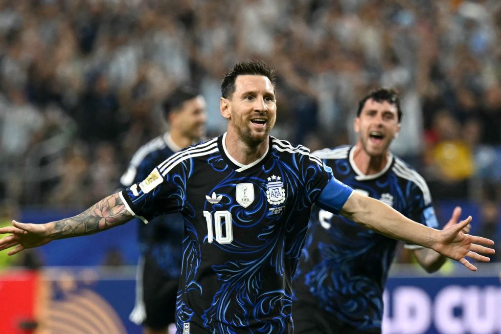 Timnas Argentina melakukan selebrasi setelah mencetak gol ke gawang Yordania pada Minggu (28/6/2026). (FIFA)