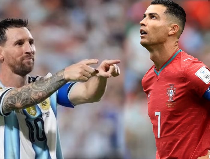 Messi (kiri), Ronaldo (kanan)