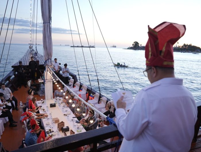 Cara Munafri Jamu Peserta IGS 2026: Kuliner Khas Makassar Berselimut Senja di Atas Kapal Pinisi