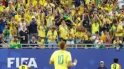 Para penggemar Timnas Brasil menyambut kembalinya superstar mereka, Neymar saat Brasil berhadapan Skotlandia di Stadion Miami, Miami Gardens pada Kamis (24/6/2026). (AFP)