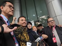 Roy Suryo dan dr Tifa dipulangkan Kejari Jaksel. (detikcom).