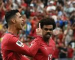 Cristiano Ronaldo melakukan selebrasi setelah mencetak gol di gawang Uzbekistan pada pertandingan yang digelar di Stadion Houston, Houston, Amerika Serikat, Selasa (23/6/2026). (AFP)