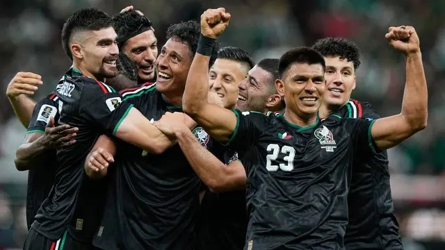 Timnas Meksiko melakukan selebrasi setelah mencatat skor melawan Korea Selatan di Estadio Akron, Zapopan, Jumat (19/6/2026) pagi. (AP Photo)