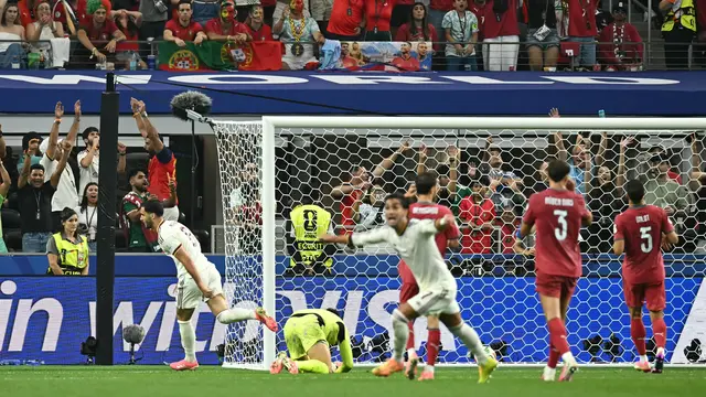 Pemain Spanyol merayakan gol Mikel Merino ke gawang Portugal di babak 16 besar Piala Dunia 2026 di Stadion Dallas, Texas, Amerika Serikat, Selasa (7/7/2026). (AFP)
