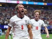 Harry Kane merayakan gol penyeimbang Inggris melawan RD Kongo di Atlanta Stadium pada Kamis (2/7/2026) WIB. (AFP)