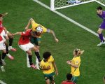 Duel sengit pemain Australia vs Mesir di Dallas Stadium, Sabtu (4/7/2026). (AFP)