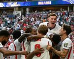 Timnas Inggris melakukan selebrasi melawan Timnas Norwegia. (AFP)
