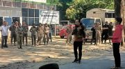 Anggota DPRD Parepare, Sappe saat unjuk rasa di Kantor Satpol PP. (Dok.ist)