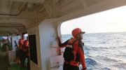 Tim SAR mencari penumpang KM Nurul Salsa yang tenggelam di perairan Selayar. (Dok.ist)