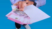 Ilustrasi penerima Bansos. (Envato)
